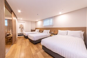 Premium Family Suite With Loft 1606 | Peti besi dalam bilik, dilengkapkan perabot secara berasingan, meja 