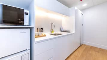 Premium Family Suite With Loft 1601 | Einkaeldhús | Ísskápur, kaffivél/teketill, rafmagnsketill