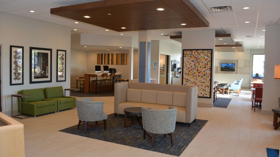 Holiday Inn Express & Suites Waterville - North by IHG