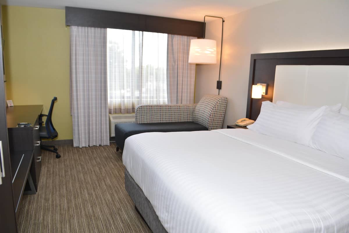 Desk, iron/ironing board, free cots/infant beds, free WiFi