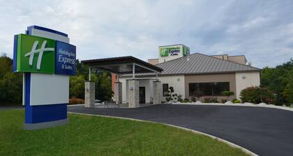 Holiday Inn Express & Suites Waterville - North by IHG