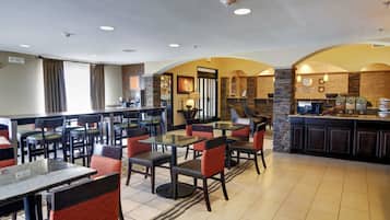 Café da manhã com buffet grátis