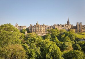 Chambre Deluxe, 1 lit double (Deluxe Room Castle View, 1 King Bed) | Vue sur la ville