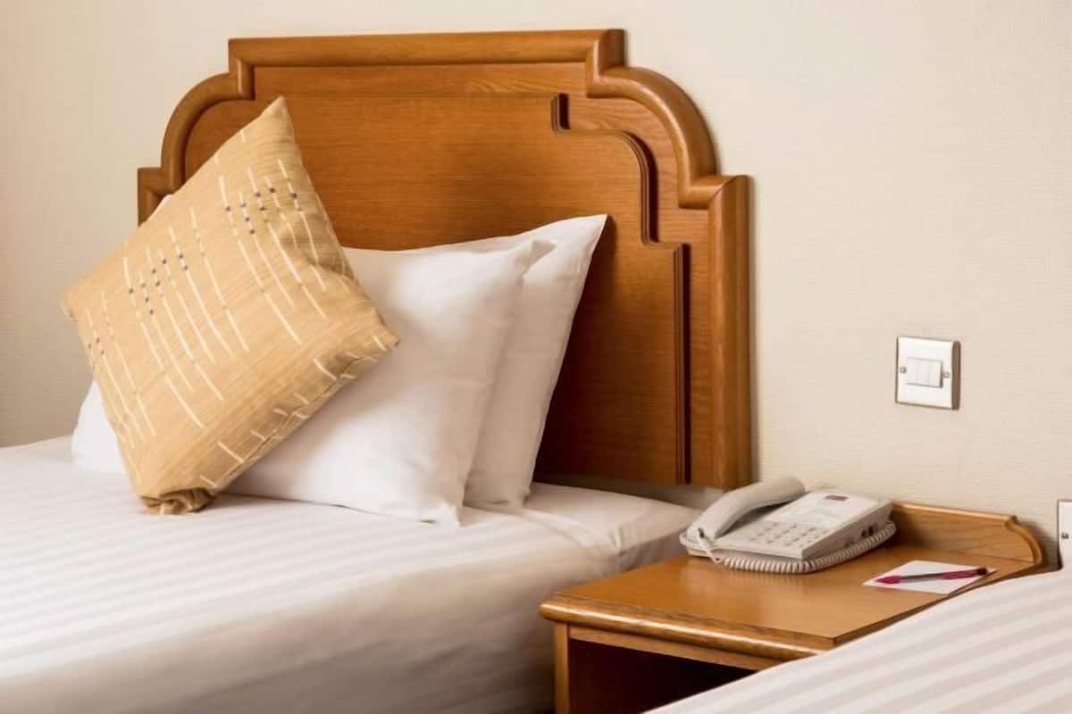 In-room safe, desk, blackout drapes, soundproofing
