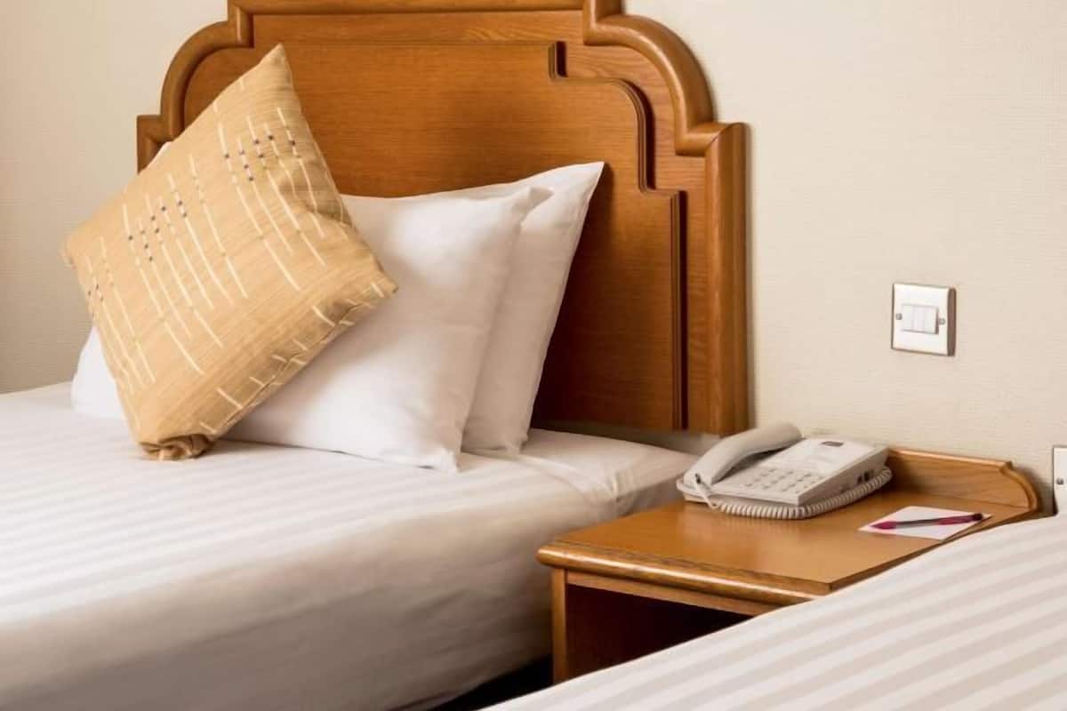 In-room safe, desk, blackout drapes, soundproofing