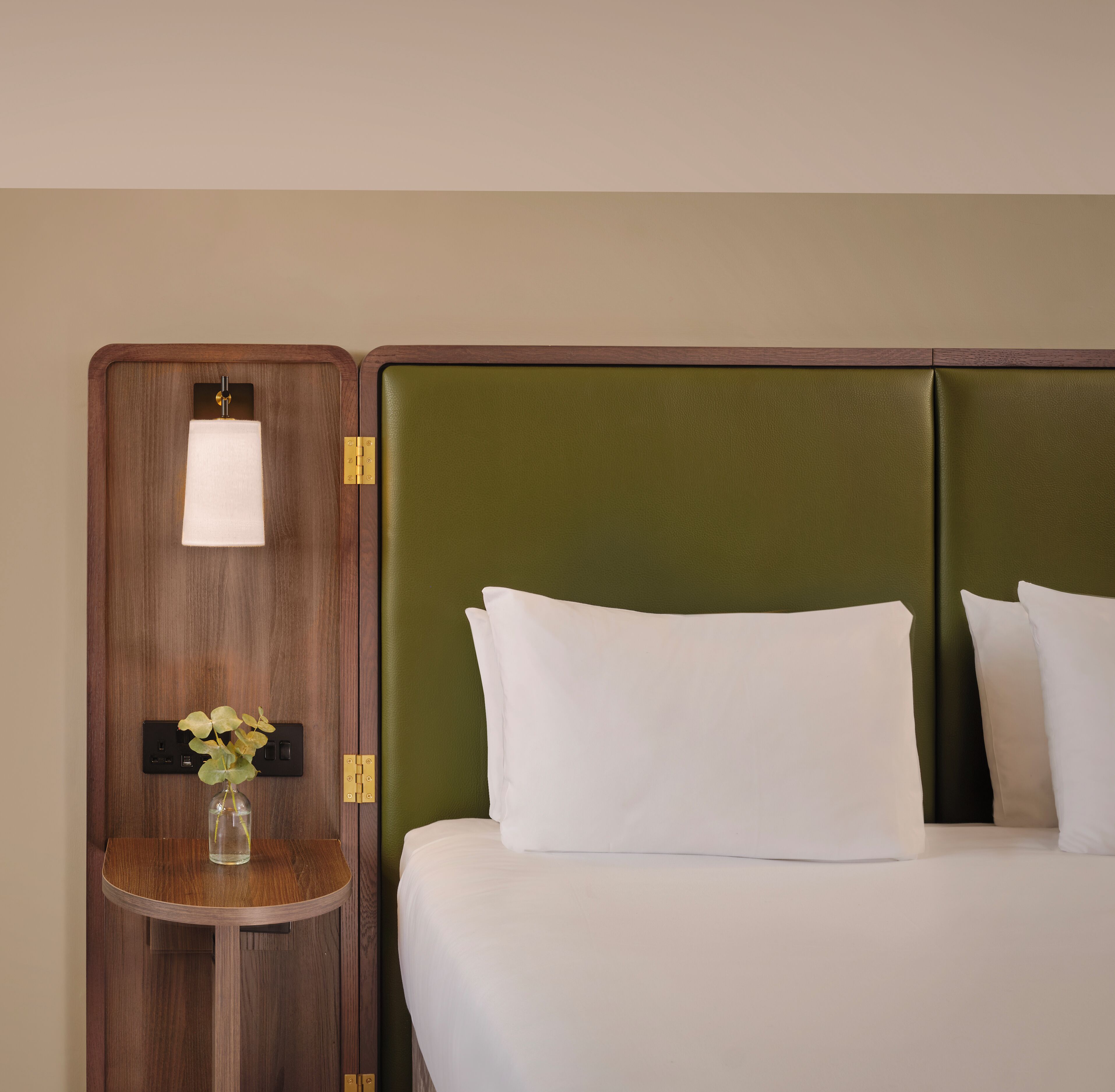 Hypo-allergenic bedding, in-room safe, desk, blackout drapes