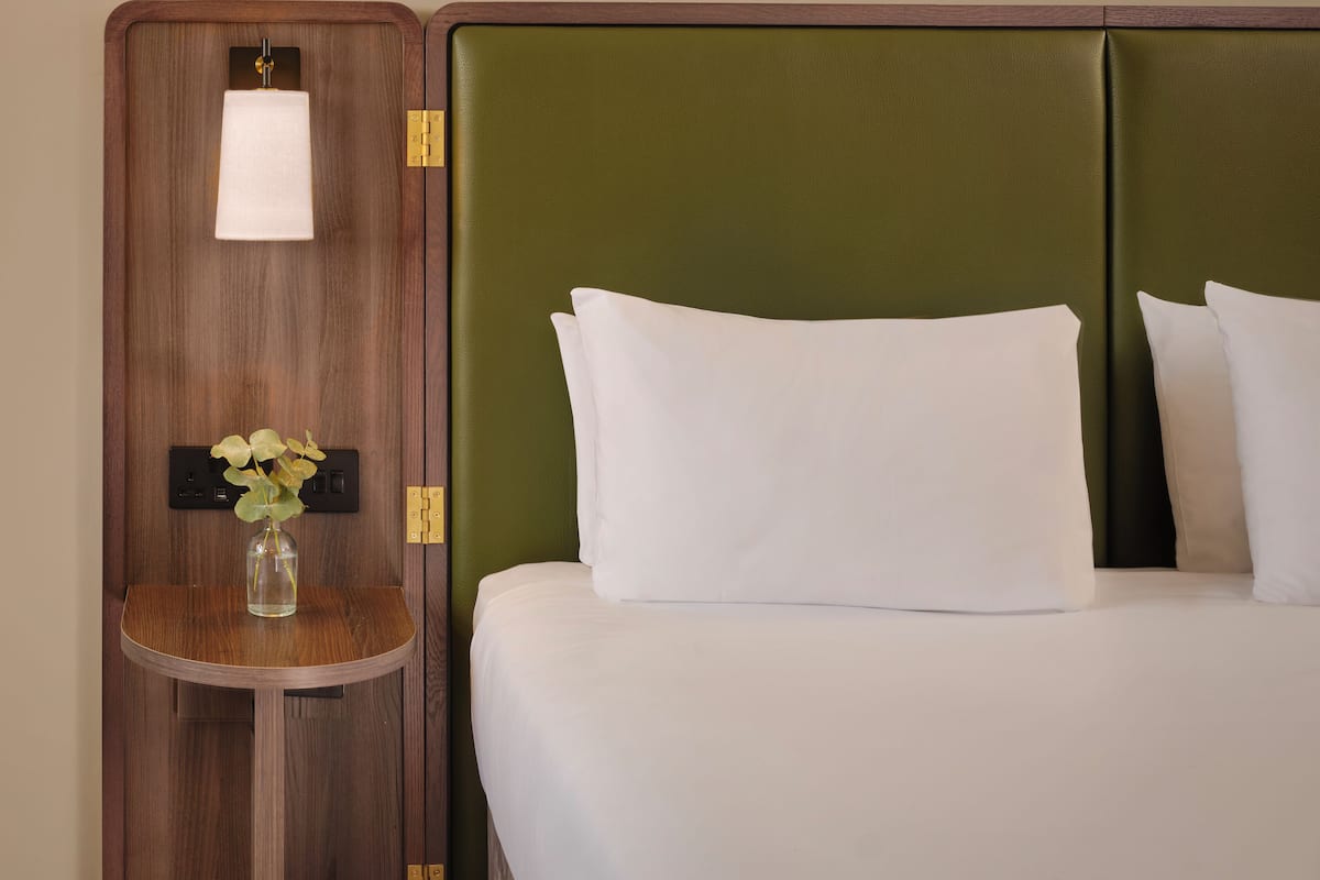 Hypo-allergenic bedding, in-room safe, desk, blackout drapes