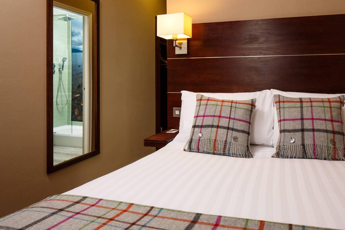 In-room safe, desk, iron/ironing board, WiFi (free)