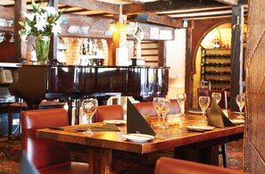 Daily buffet breakfast for a fee - Quality Resort Siesta (Lavington)