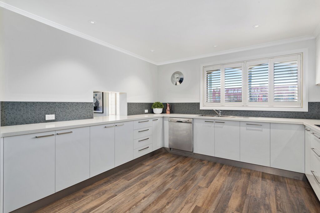 suite, multiple beds, non smoking | living area | dvd player, ping pong