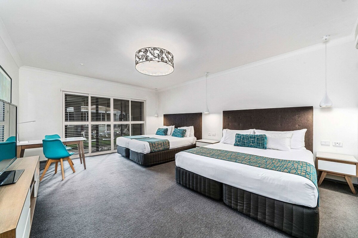 Ropa de cama de alta calidad y minibar 