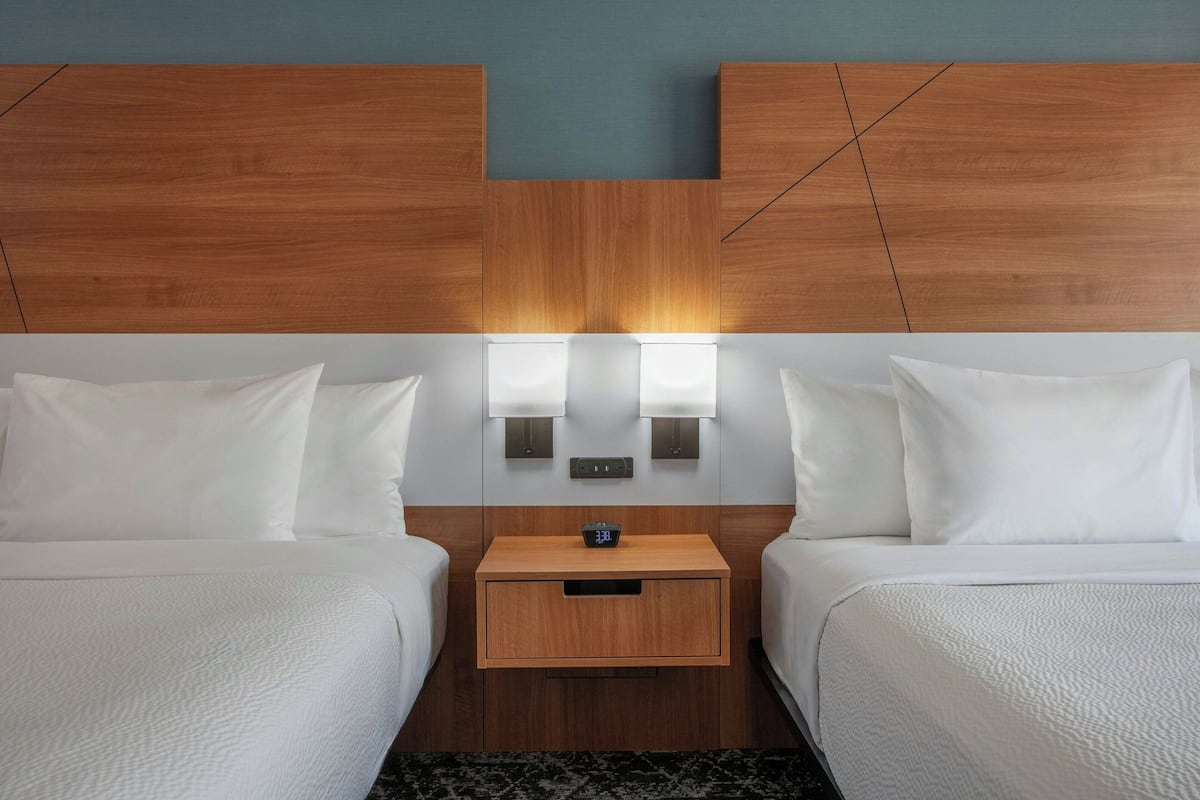 Free cots/infant beds, free WiFi, bed sheets