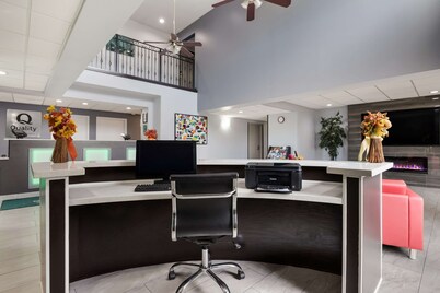 Quality Suites Tulsa I-44