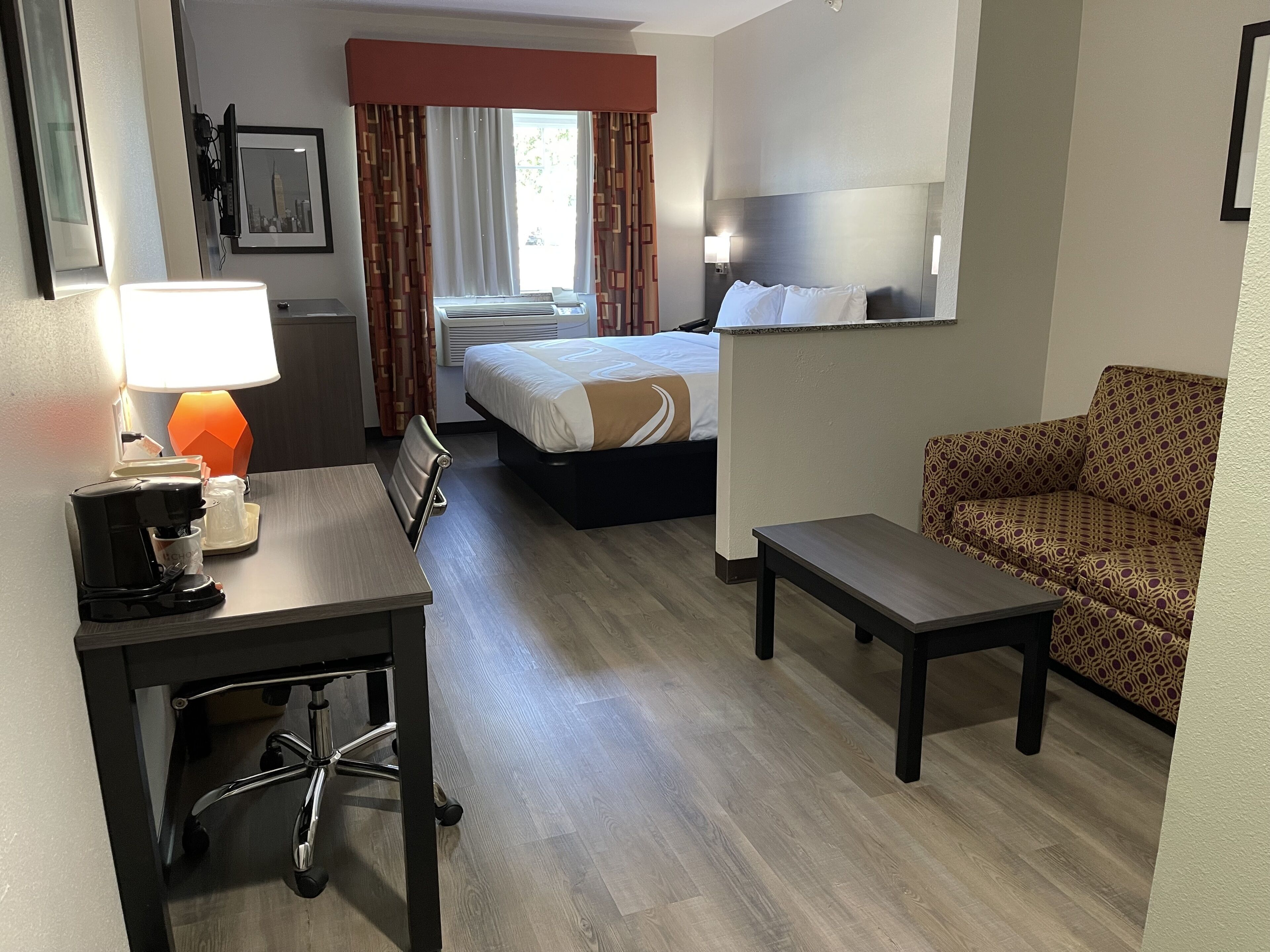 Foto - Quality Suites Tulsa I-44