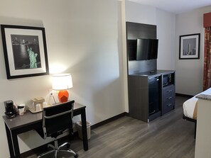 In-room safe, desk, iron/ironing board, free WiFi