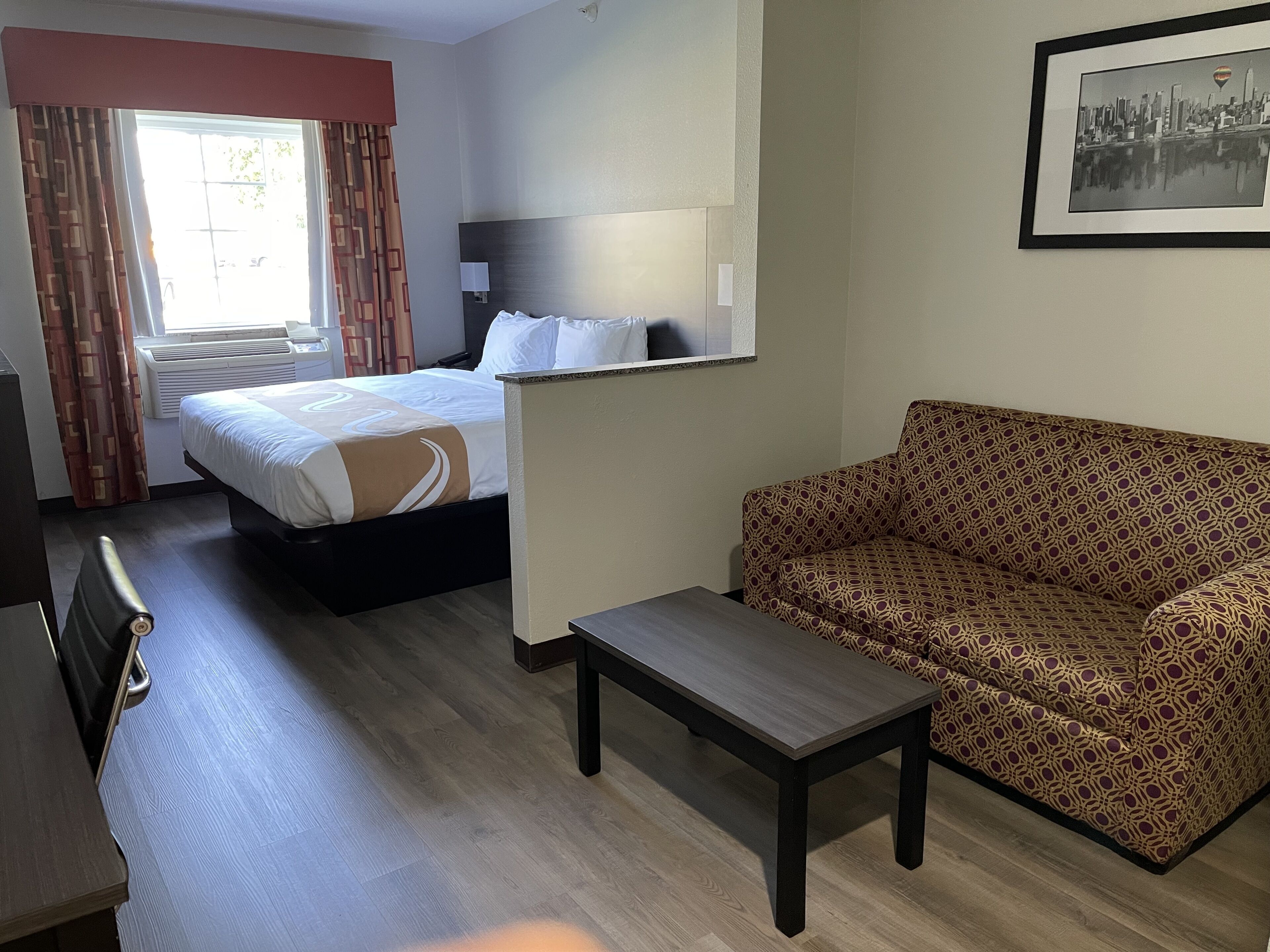 Foto - Quality Suites Tulsa I-44