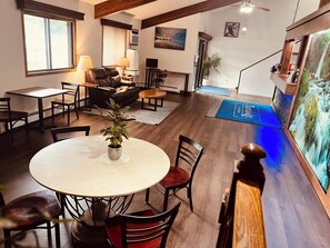 Tägliches inbegriffenes kontinentales Frühstück