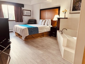 Caja de seguridad en la habitación, escritorio y cortinas blackout