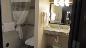 Tina con regadera, tina profunda, amenidades de baño gratuitas