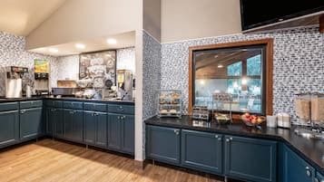 Free daily continental breakfast