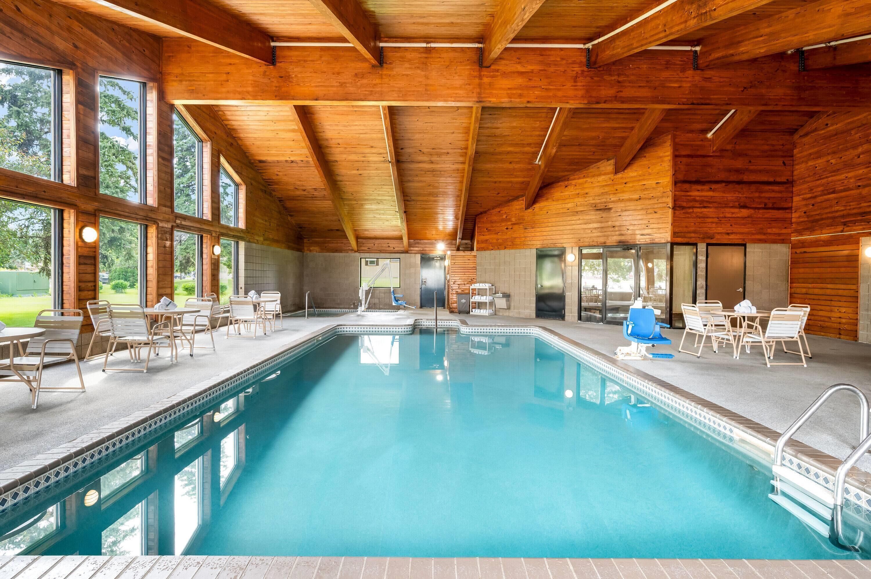 2 indoor pools