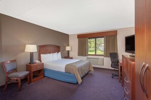 Escritorio y espacio para trabajar con laptop 