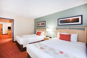Desk, laptop workspace, blackout curtains, soundproofing - Hawthorn Extended Stay by Wyndham Corpus Christi (Corpus Christi)