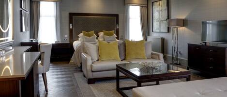 Suite, 1 King Bed, Non Smoking | Desk, iron/ironing board, free cribs/infant beds, rollaway beds