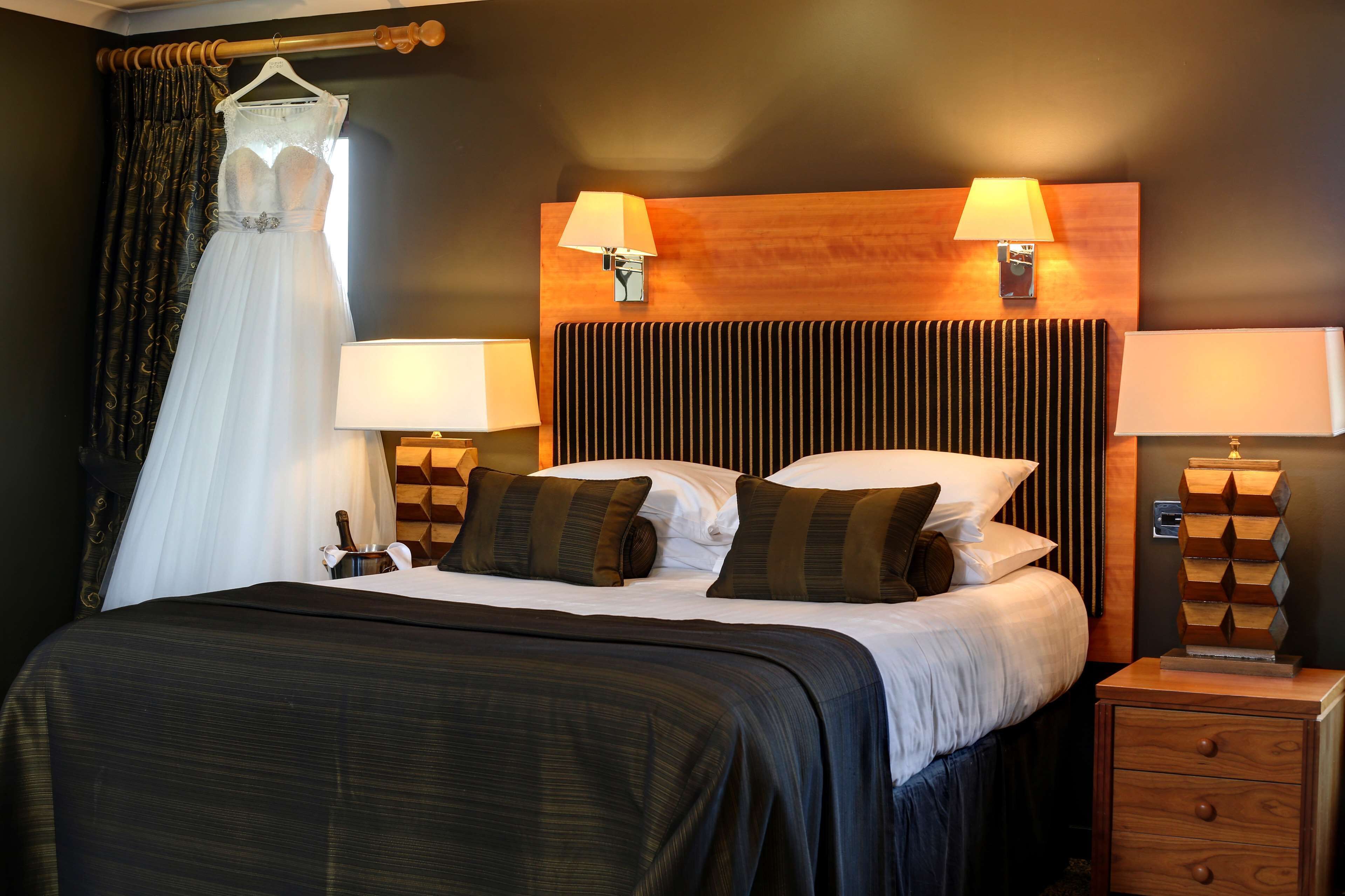 desk, iron/ironing board, free cots/infant beds, rollaway beds