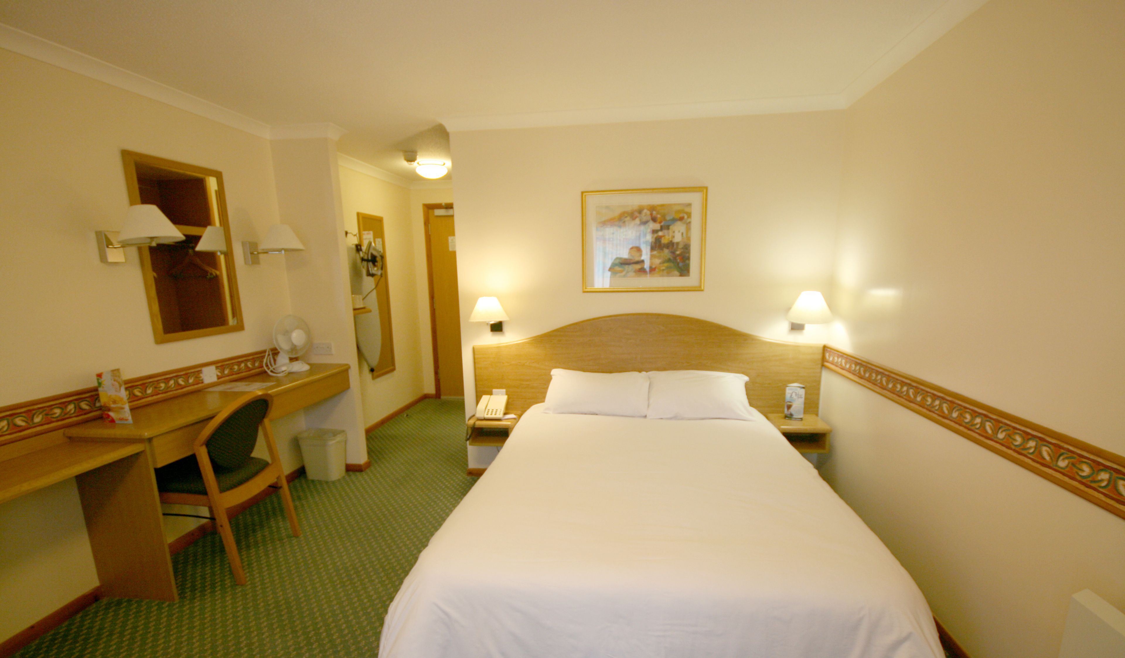 business room, 1 double bed, non smoking | 1 bedroom, desk, blackout curtains, free cots/infant beds