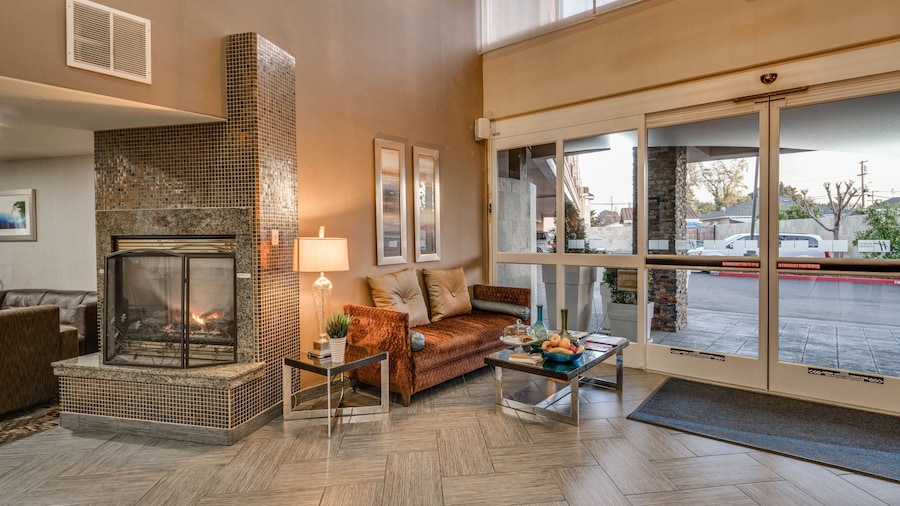 Holiday Inn Express & Suites Santa Clara by IHG