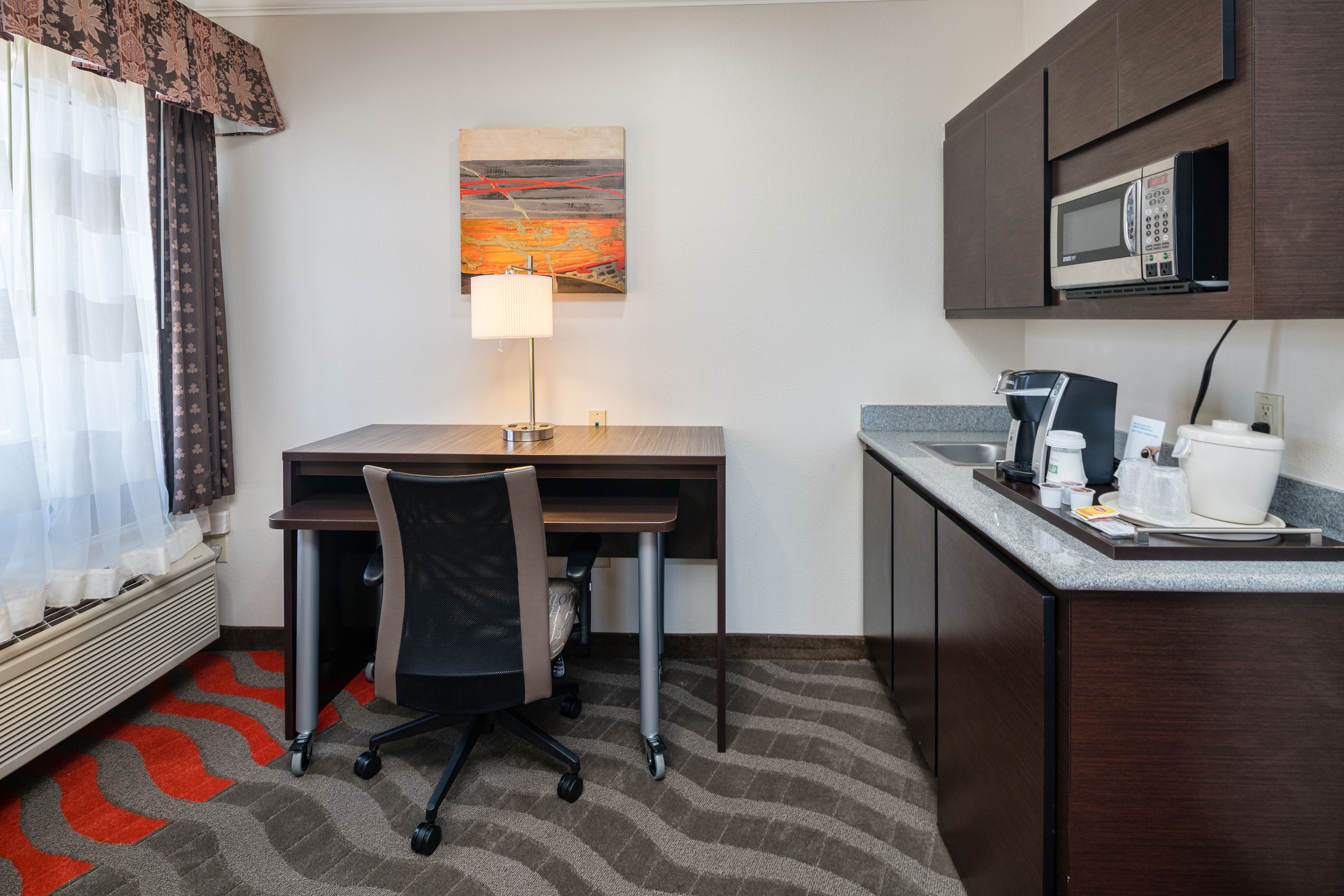 standard suite, 1 king bed (wet bar) | 1 bedroom, in-room safe, desk, iron/ironing board