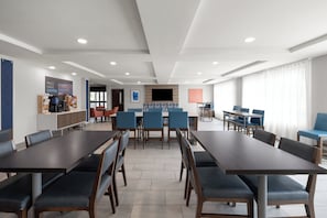 Restaurant - Holiday Inn Exp Winston Salem by IHG (Winston-Salem)