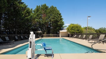 Piscine extérieure (ouverte en saison)