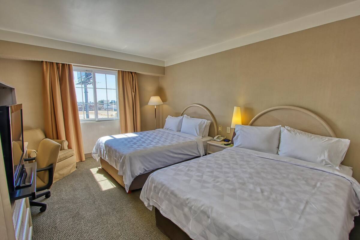 Premium bedding, in-room safe, desk, iron/ironing board