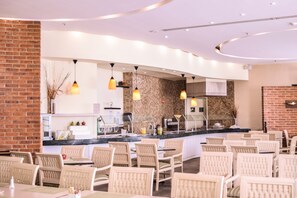 Restaurant - Holiday Inn Convention Center by IHG (León)