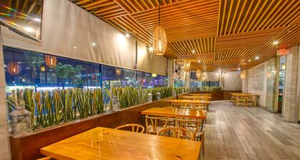 Holiday Inn Convention Center by IHG