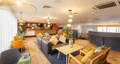 Holiday Inn Cardiff City Centre by IHG