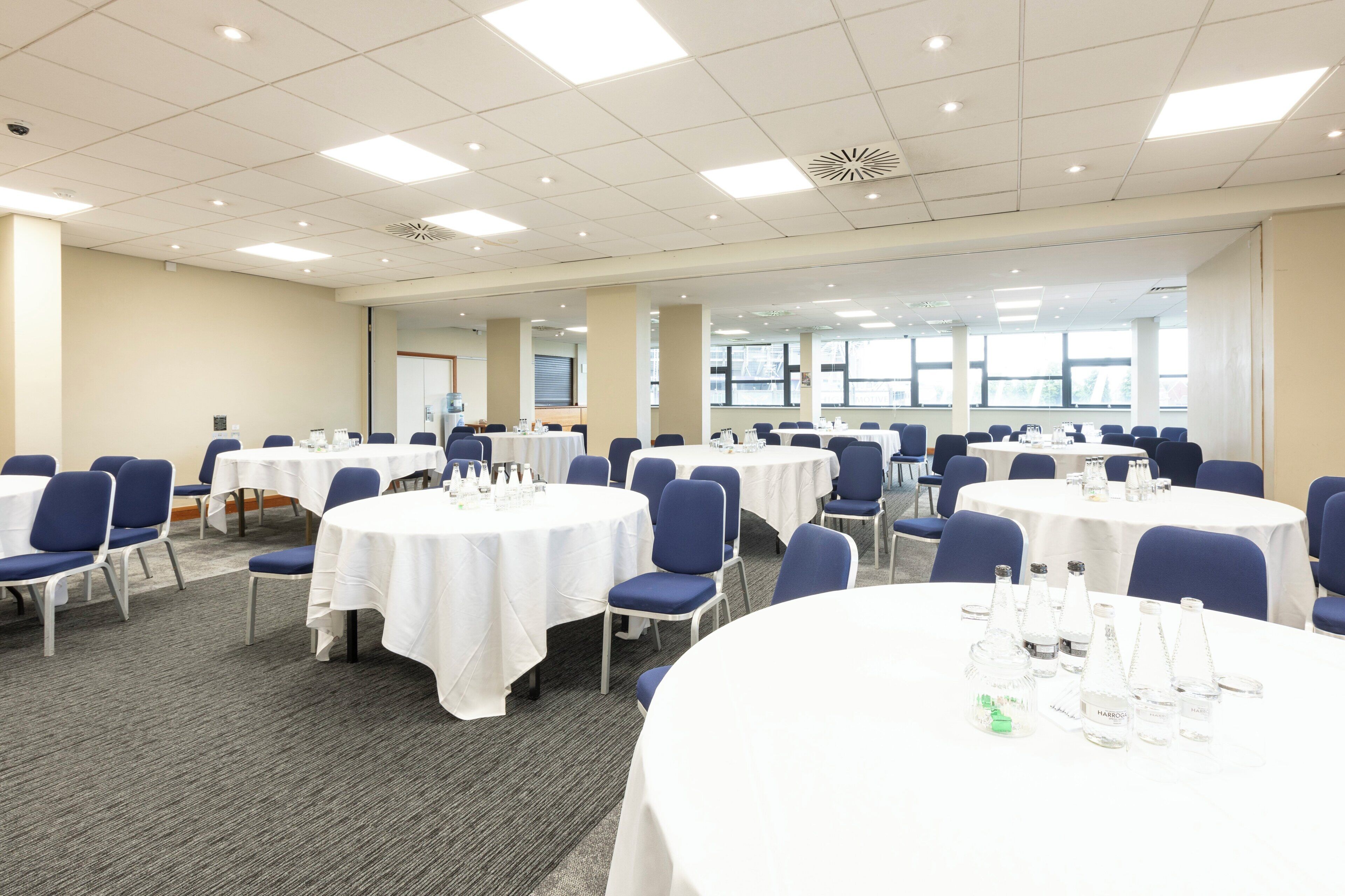 Foto - Holiday Inn Cardiff City Centre by IHG