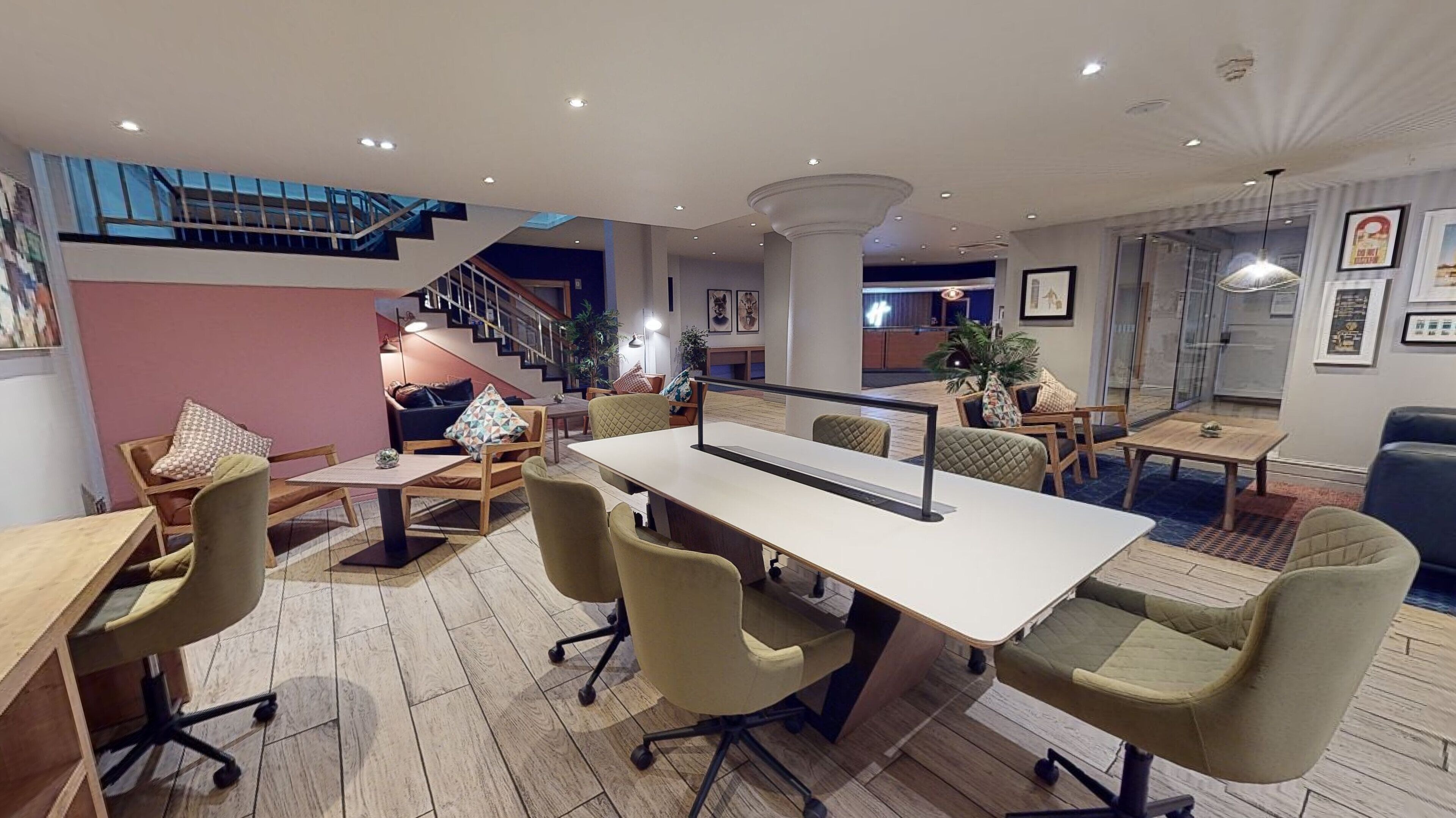 Photo - Holiday Inn Cardiff City Centre by IHG