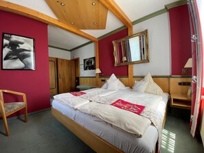 Comfort Double Room | In-room safe, desk, laptop workspace, soundproofing
