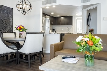 Villa, 1 Bedroom | Living area | Flat-screen TV, fireplace, DVD player at Westgate Flamingo Bay Resort