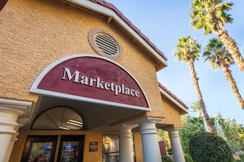 Food and drink at Westgate Flamingo Bay Resort