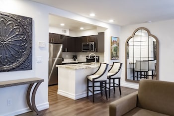 Fridge, oven, coffee/tea maker, cookware/dishes/utensils at Westgate Flamingo Bay Resort