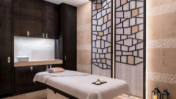 Salas de tratamiento para parejas, un sauna, baño turco
