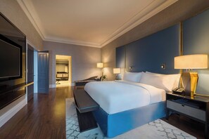 Executive-Suite, 1 Schlafzimmer, Balkon | 1 Schlafzimmer, hochwertige Bettwaren, Daunenbettdecken, Minibar