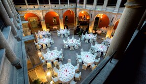 Indoor wedding - Hotel Izan Trujillo (Trujillo)