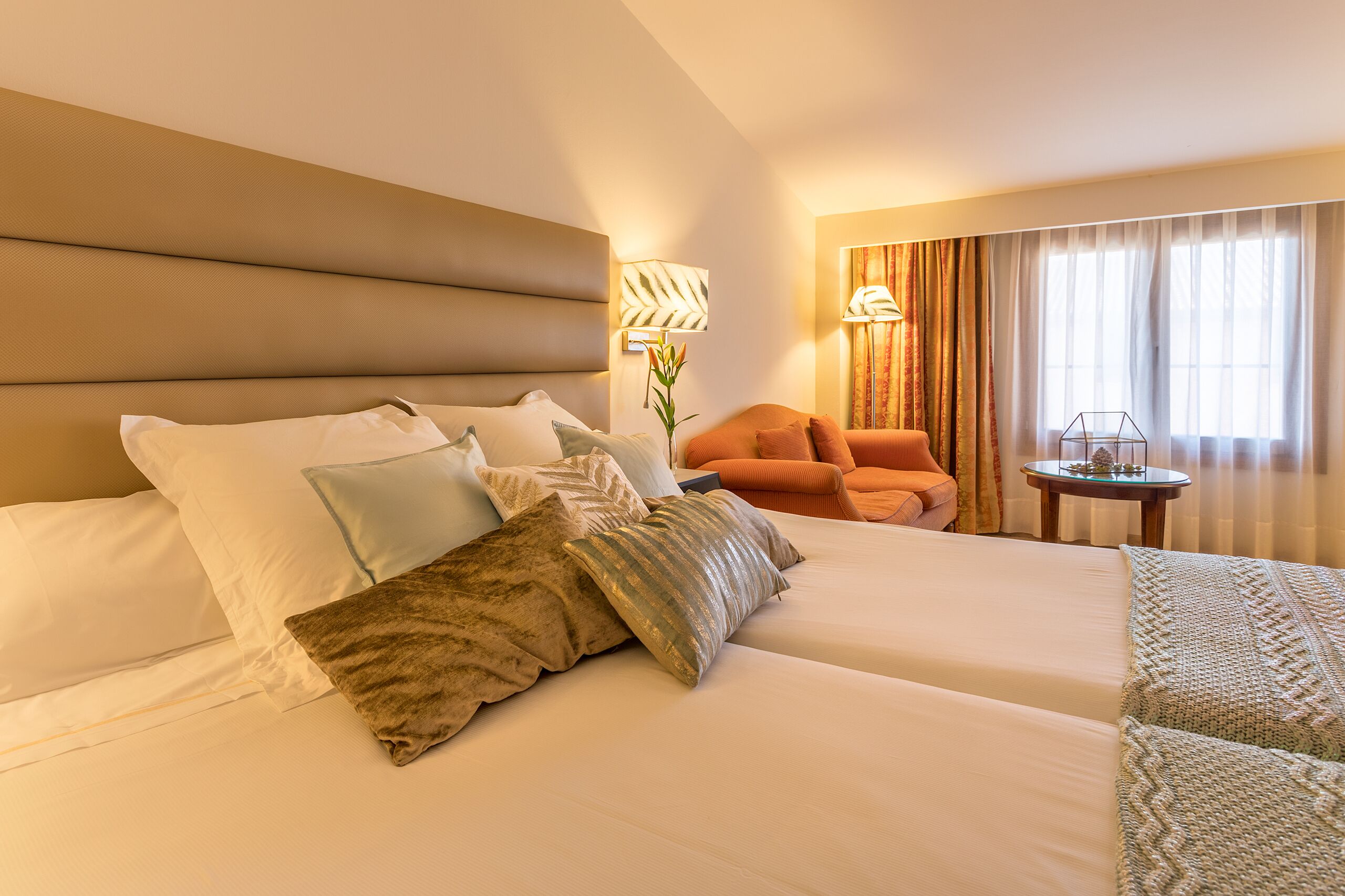Premium bedding, minibar, in-room safe, desk