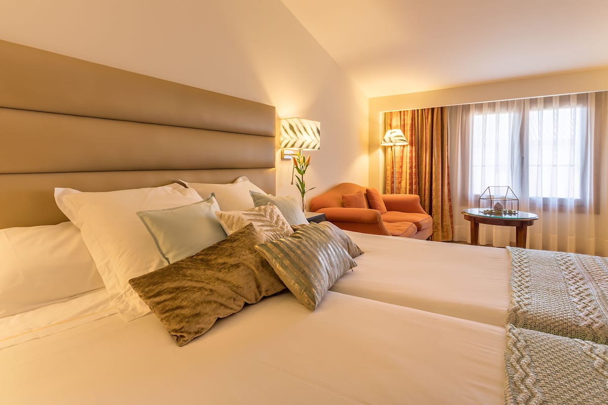 Premium bedding, minibar, in-room safe, desk