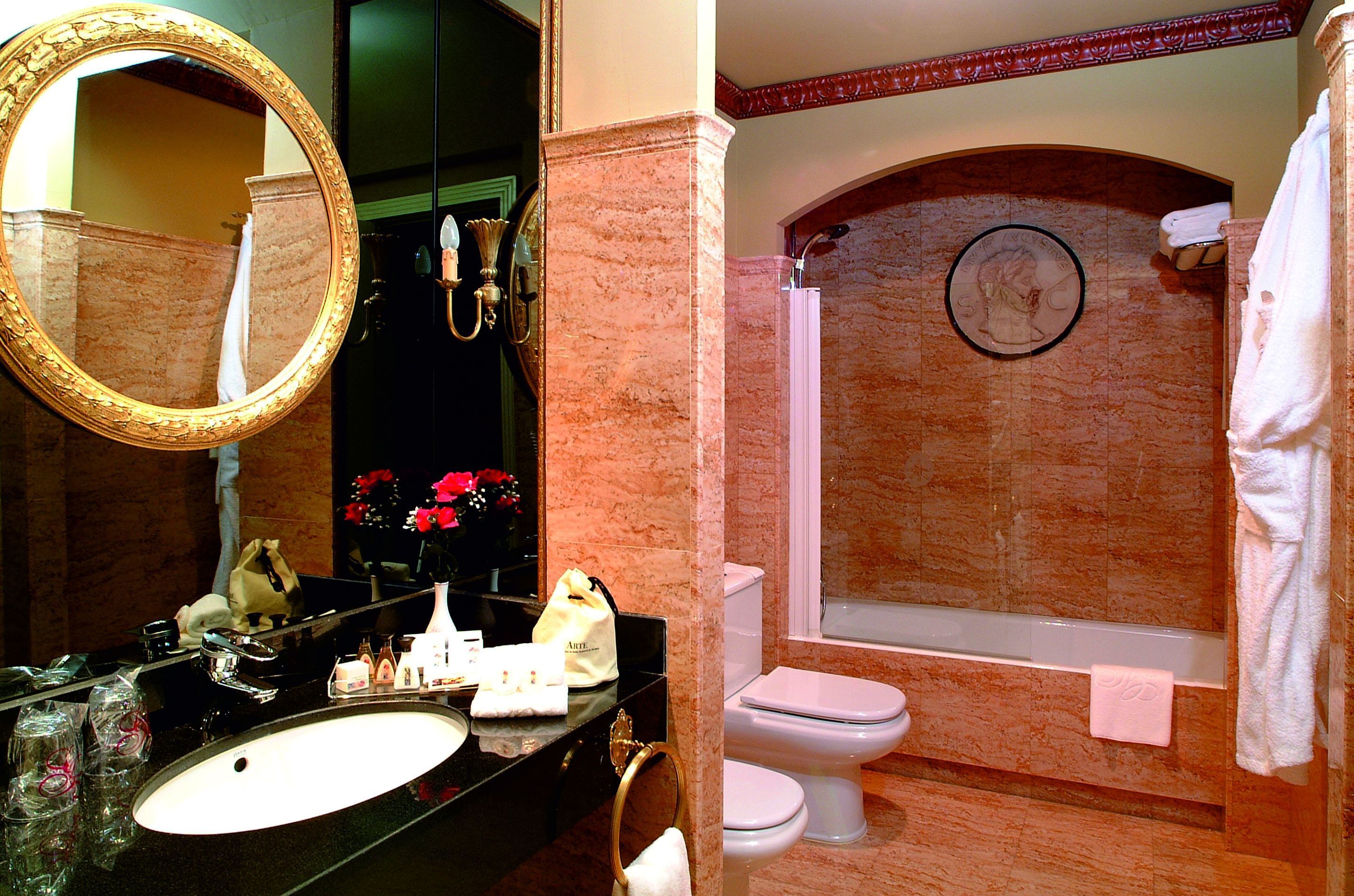 double or twin room | bathroom | bathtub, free toiletries, hair dryer, bidet